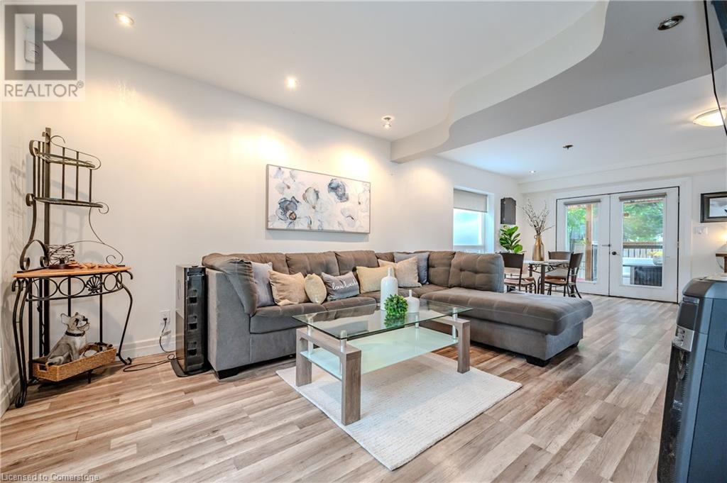 33 Glasgow Street, Kitchener, Ontario  N2G 2G6 - Photo 4 - 40740253