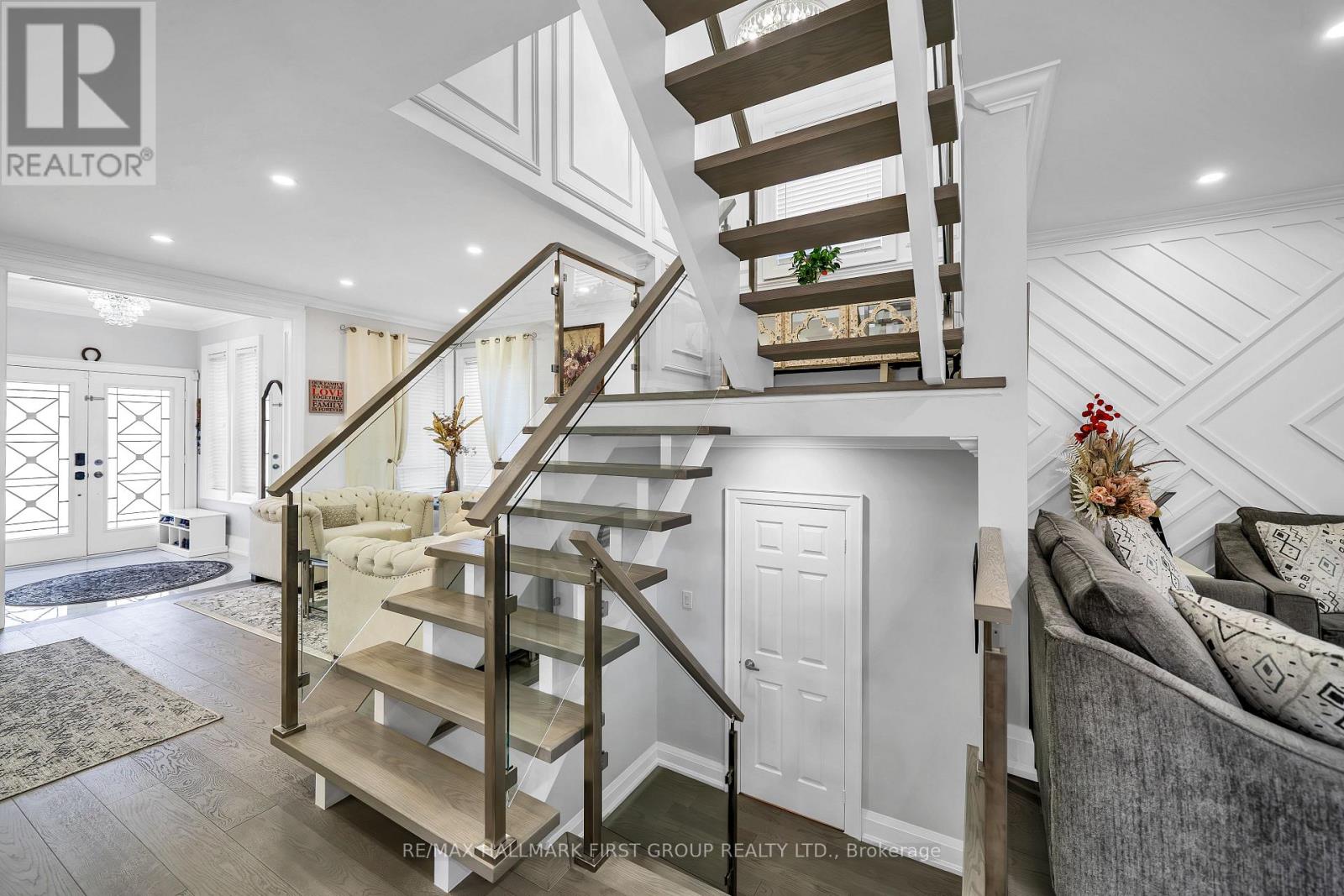 1249 LEACOCK COURT, Oshawa, Ontario