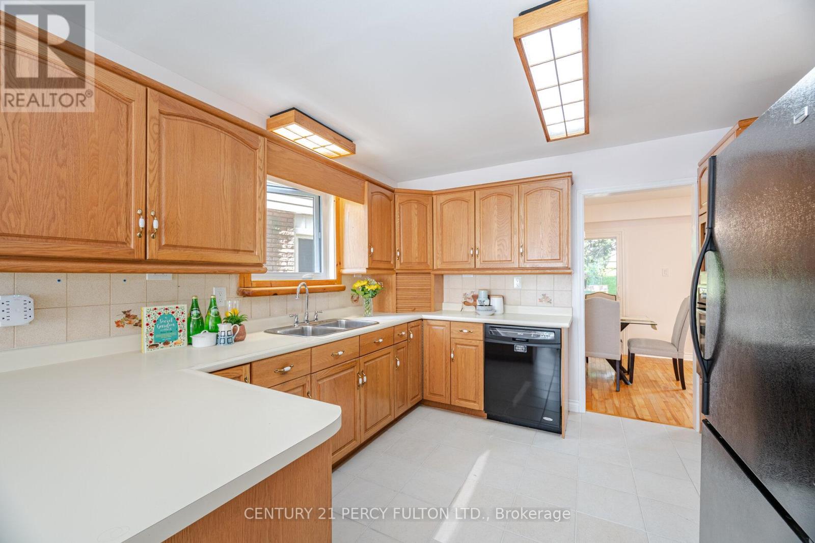 541 Creekview Circle, Pickering, Ontario  L1W 2Z9 - Photo 13 - E12210349