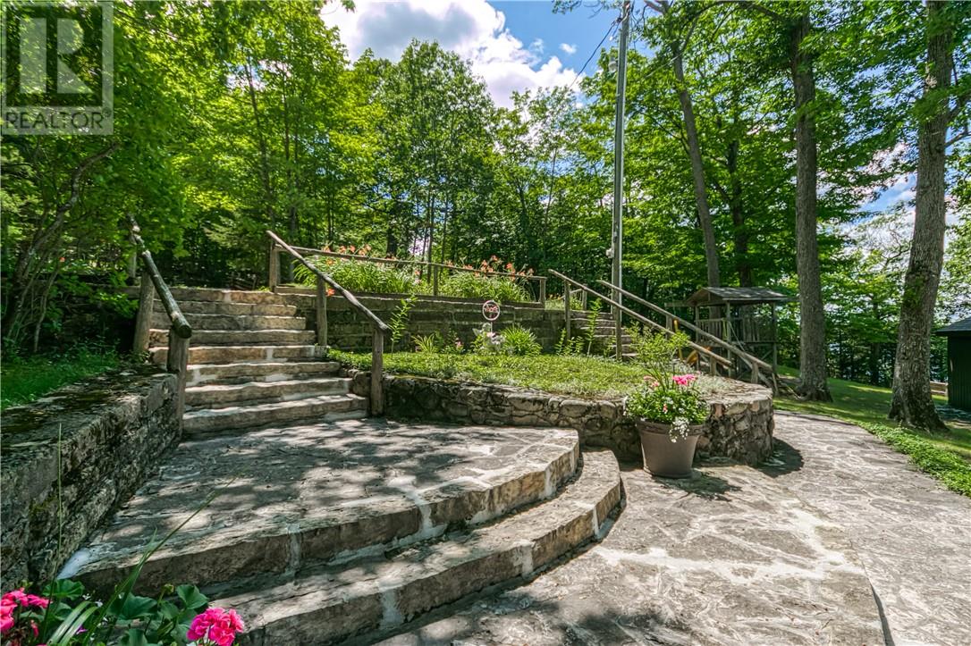 199 Trillium Trail, Tehkummah, Ontario  P0P 2C0 - Photo 34 - 2122815