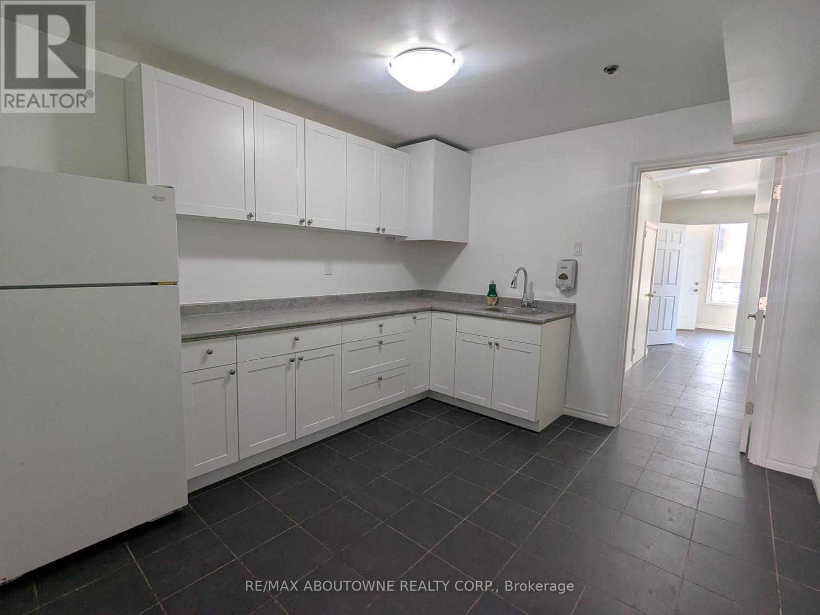 1 - 5125 Harvester Road, Burlington, Ontario  L7L 6A2 - Photo 9 - W12037631
