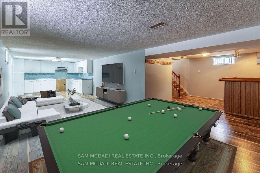 125 Inglewood Drive, Oakville (Co Central), Ontario  L6K 1W8 - Photo 17 - W12205998