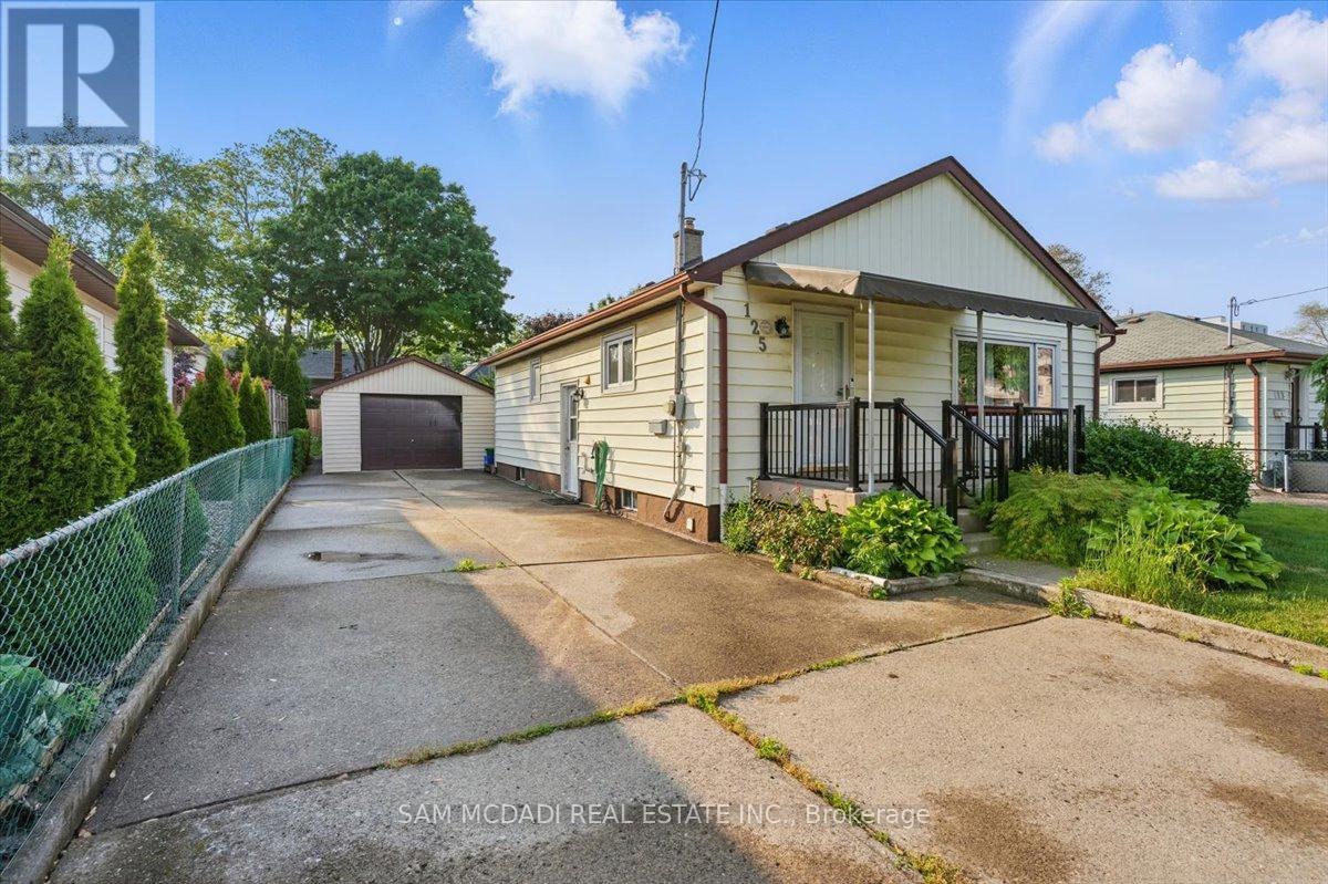 125 INGLEWOOD DRIVE, Oakville, Ontario