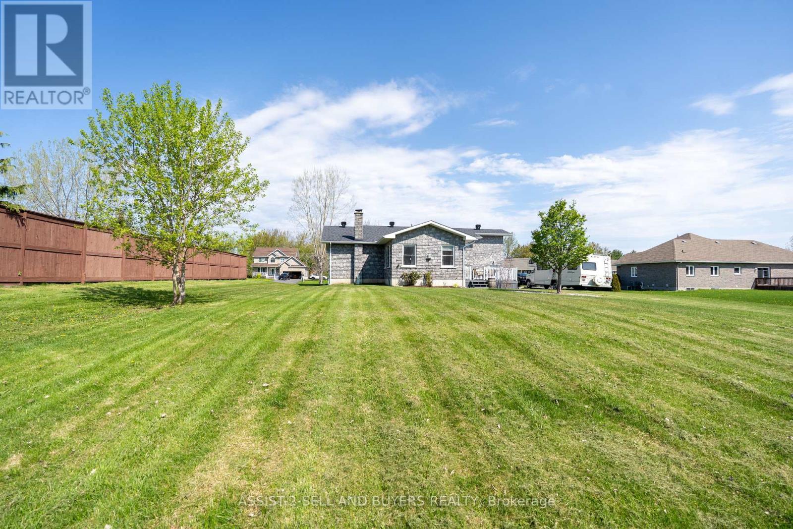 18267 Samuel Drive S, South Glengarry, Ontario  K6H 7J1 - Photo 39 - X12186255