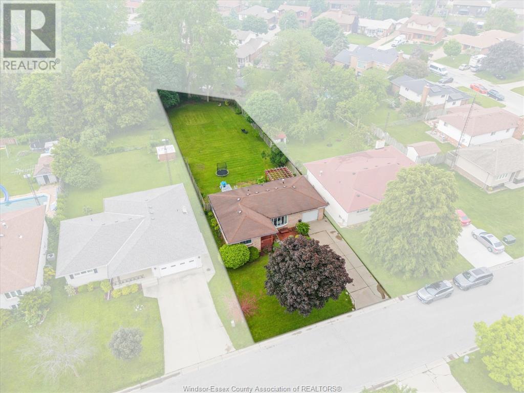 MLS# 25014791: 22 BENNIE AVENUE, Leamington, Canada