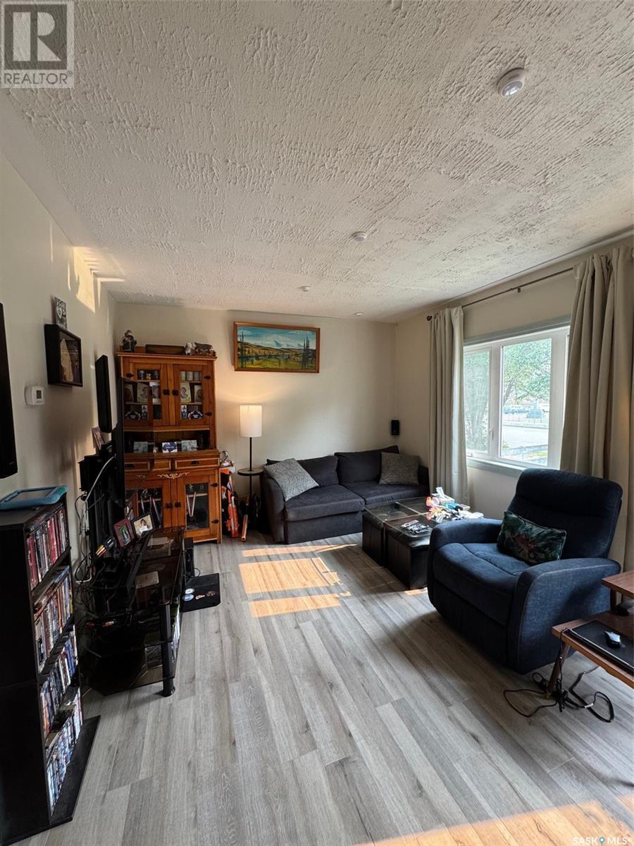 971 108th Street, North Battleford, Saskatchewan  S9A 2A7 - Photo 2 - SK009126