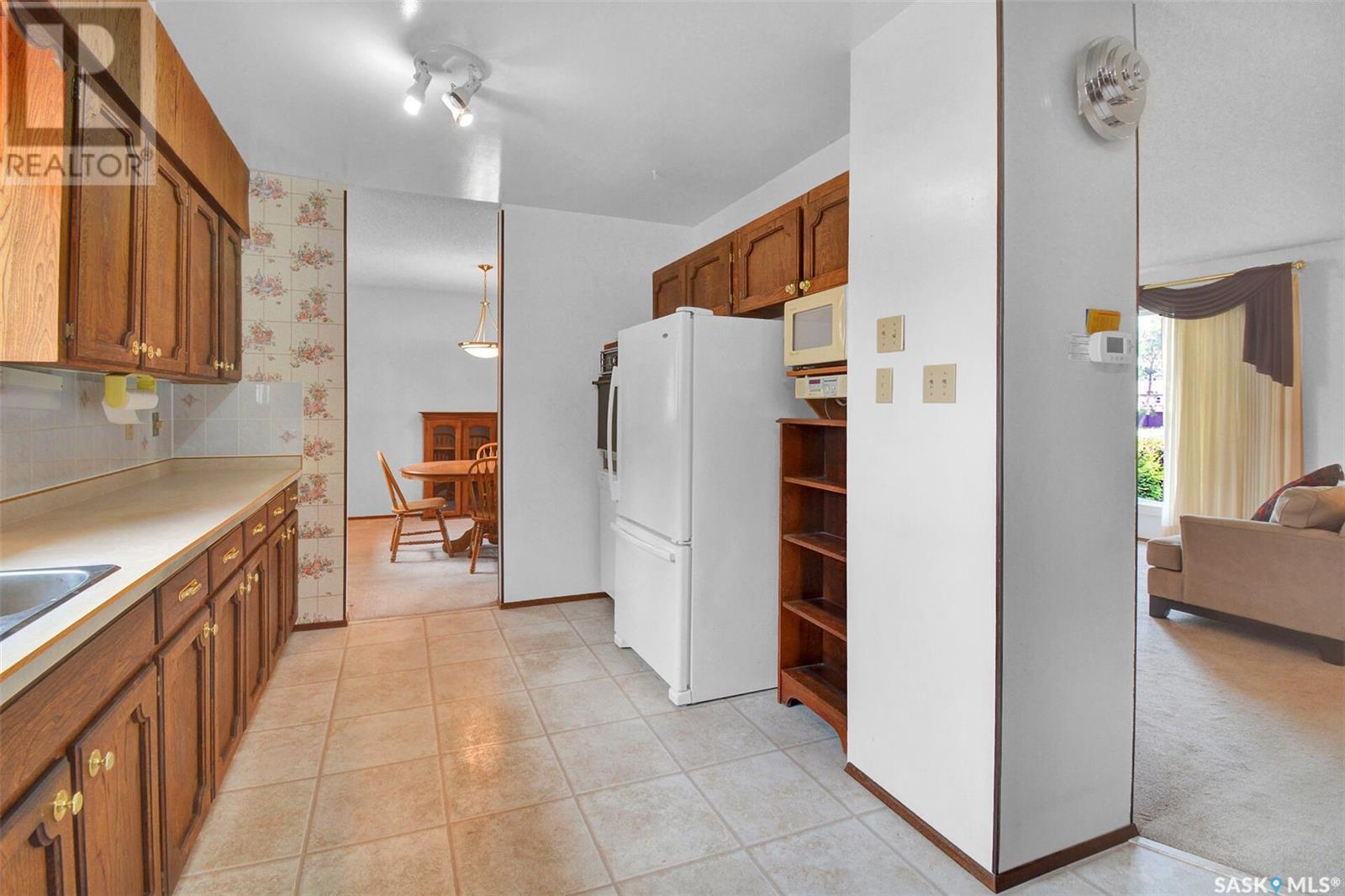 359 Coppermine Crescent, Saskatoon, Saskatchewan  S7K 4L5 - Photo 6 - SK009101