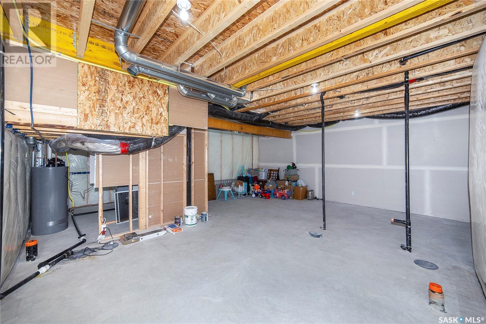 814 1st Avenue N, Martensville, Saskatchewan  S0K 2T2 - Photo 34 - SK009062