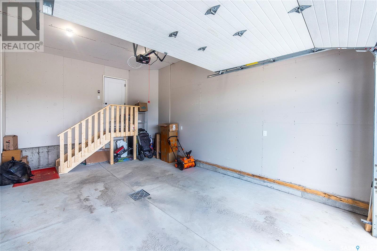 814 1st Avenue N, Martensville, Saskatchewan  S0K 2T2 - Photo 36 - SK009062