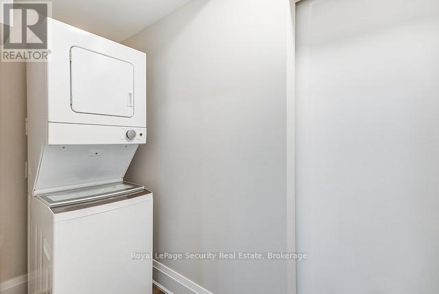 275 Nairn Avenue, Toronto, Ontario  M6E 4H7 - Photo 26 - W12209722