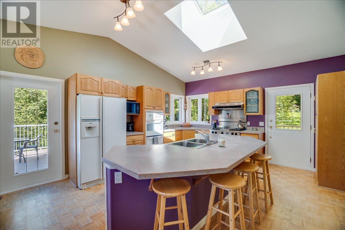 4399 Bird Creek Road, Nelson, British Columbia  V1L 6X2 - Photo 9 - 10350408