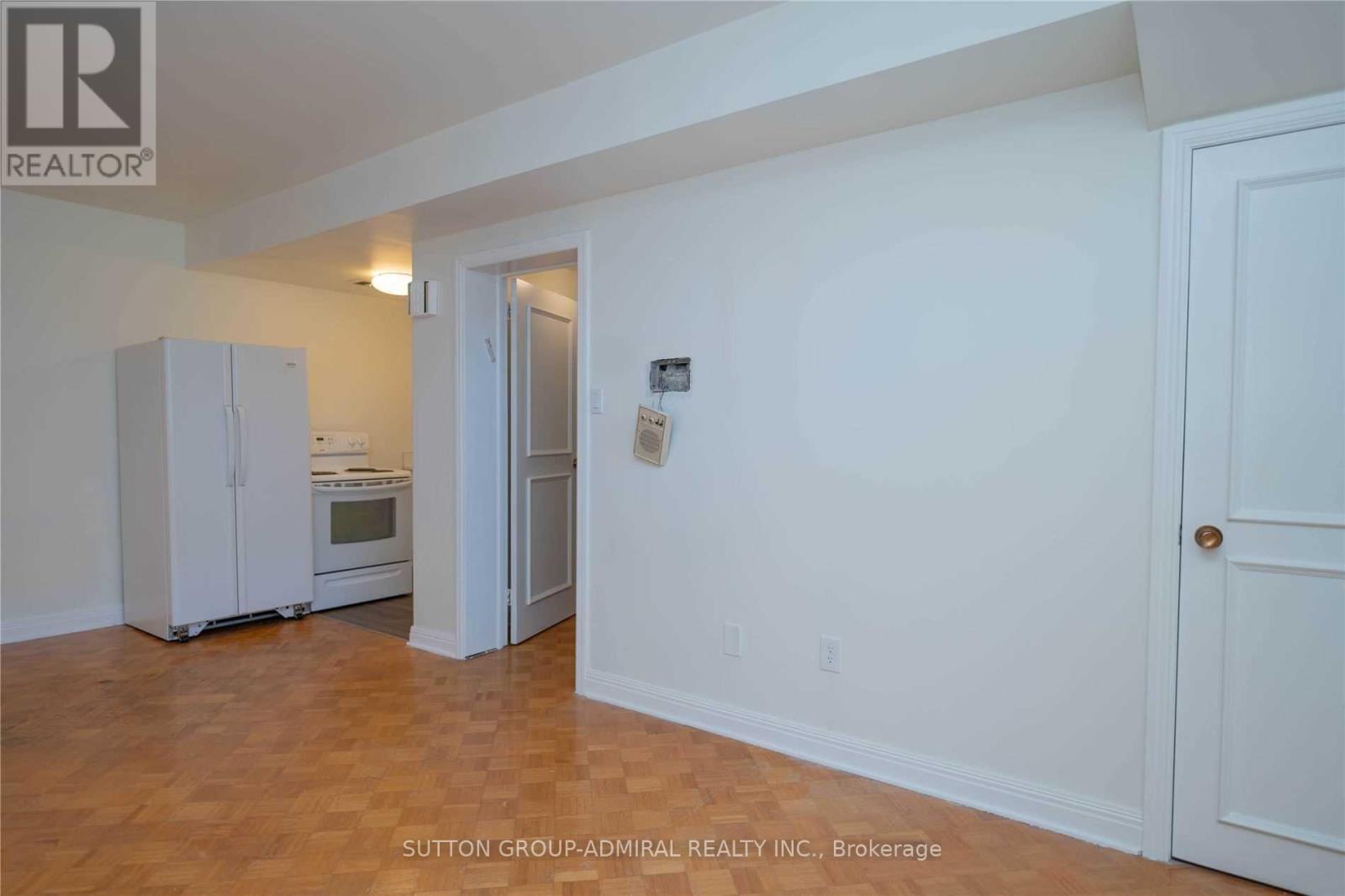 65 Regina Avenue, Toronto, Ontario  M6A 1R4 - Photo 12 - C12185813