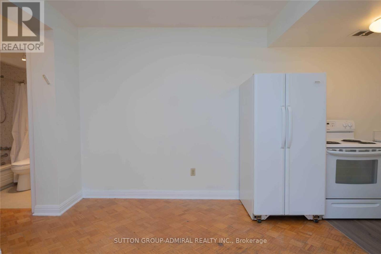 65 Regina Avenue, Toronto, Ontario  M6A 1R4 - Photo 13 - C12185813