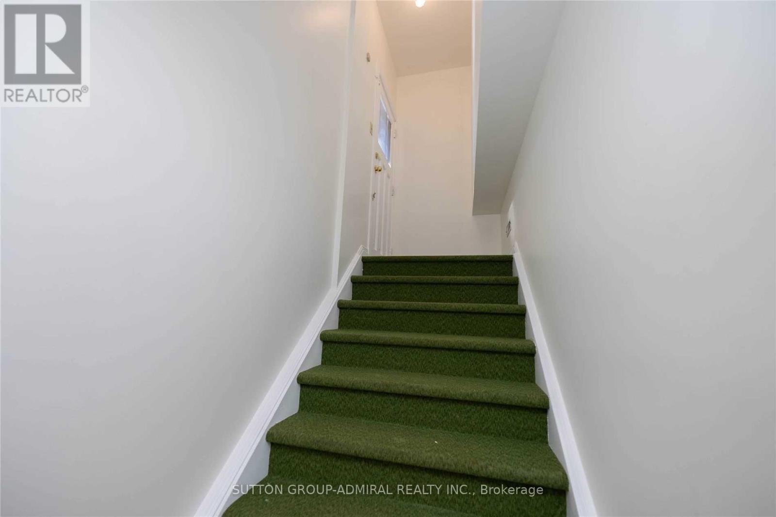 65 Regina Avenue, Toronto, Ontario  M6A 1R4 - Photo 4 - C12185813