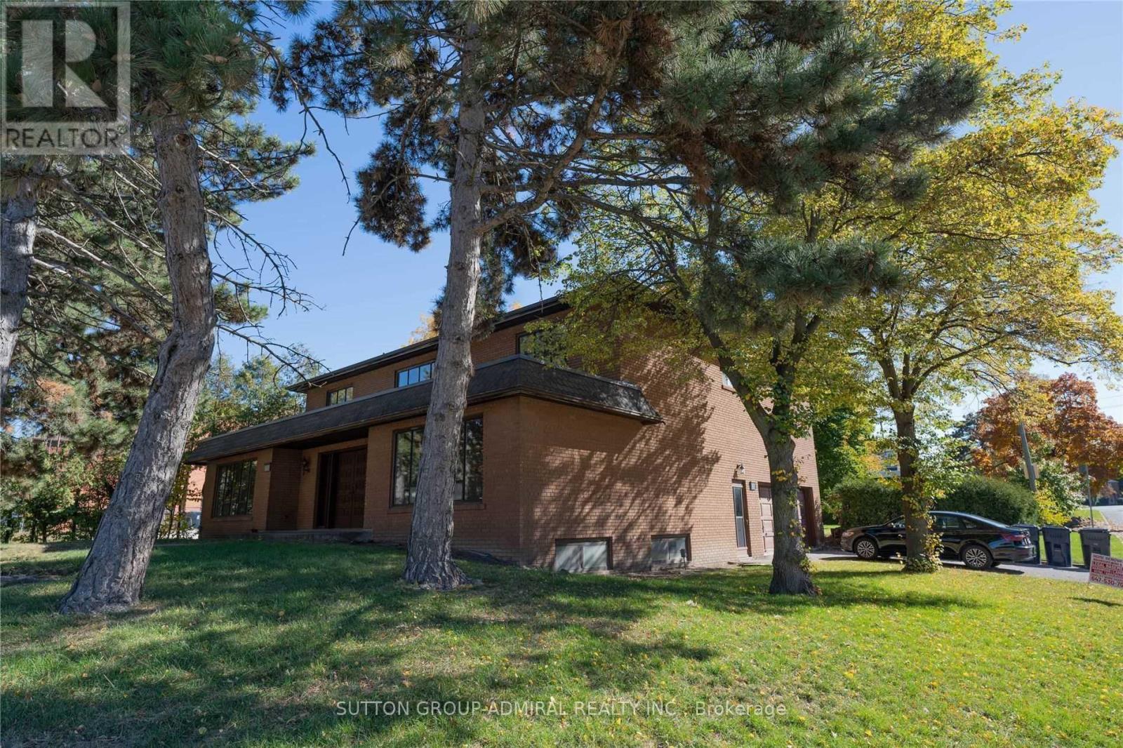 65 REGINA AVENUE, Toronto, Ontario