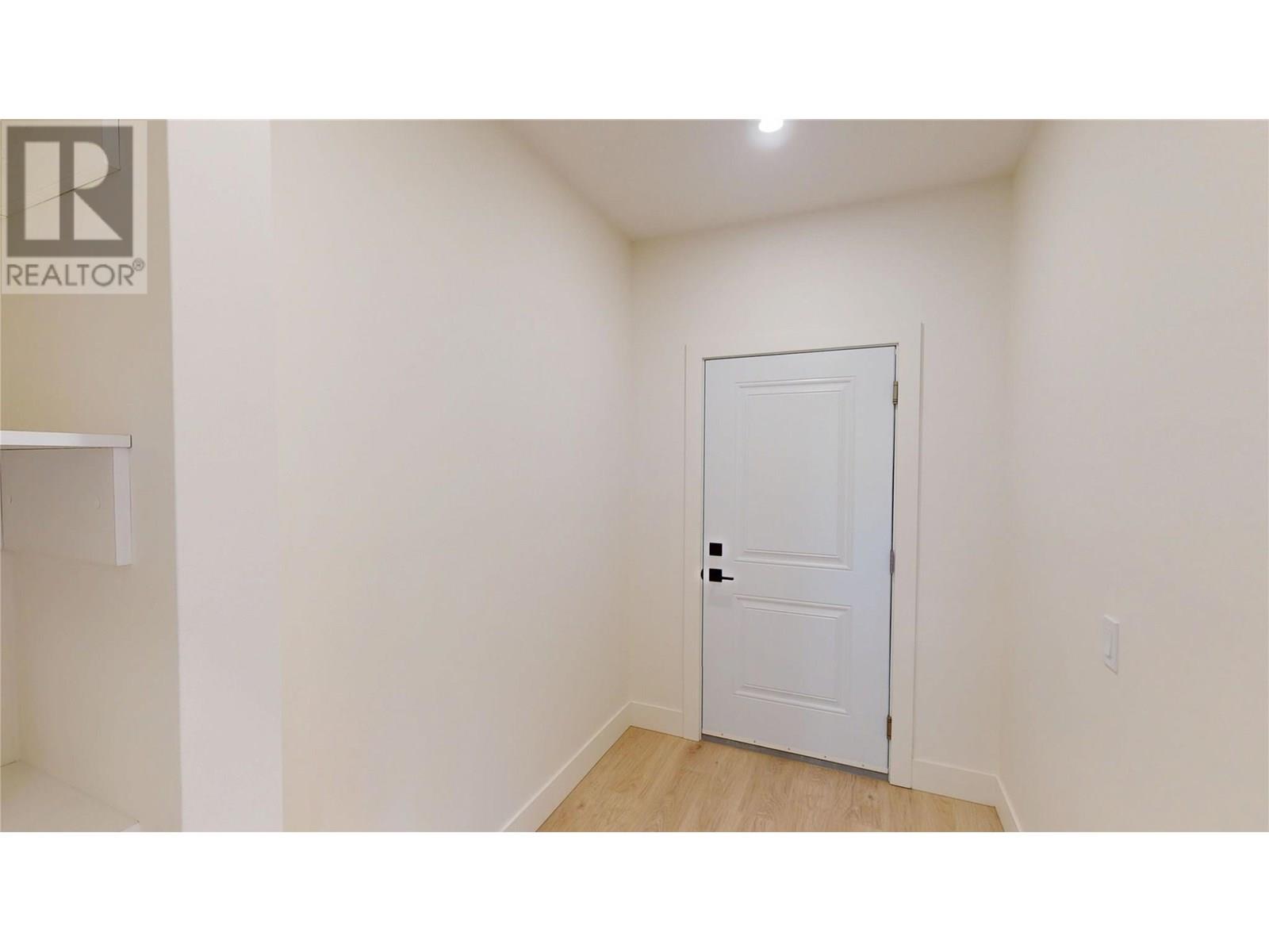 31 Laurier Avenue, Wardner, British Columbia  V0B 2J0 - Photo 12 - 10351639