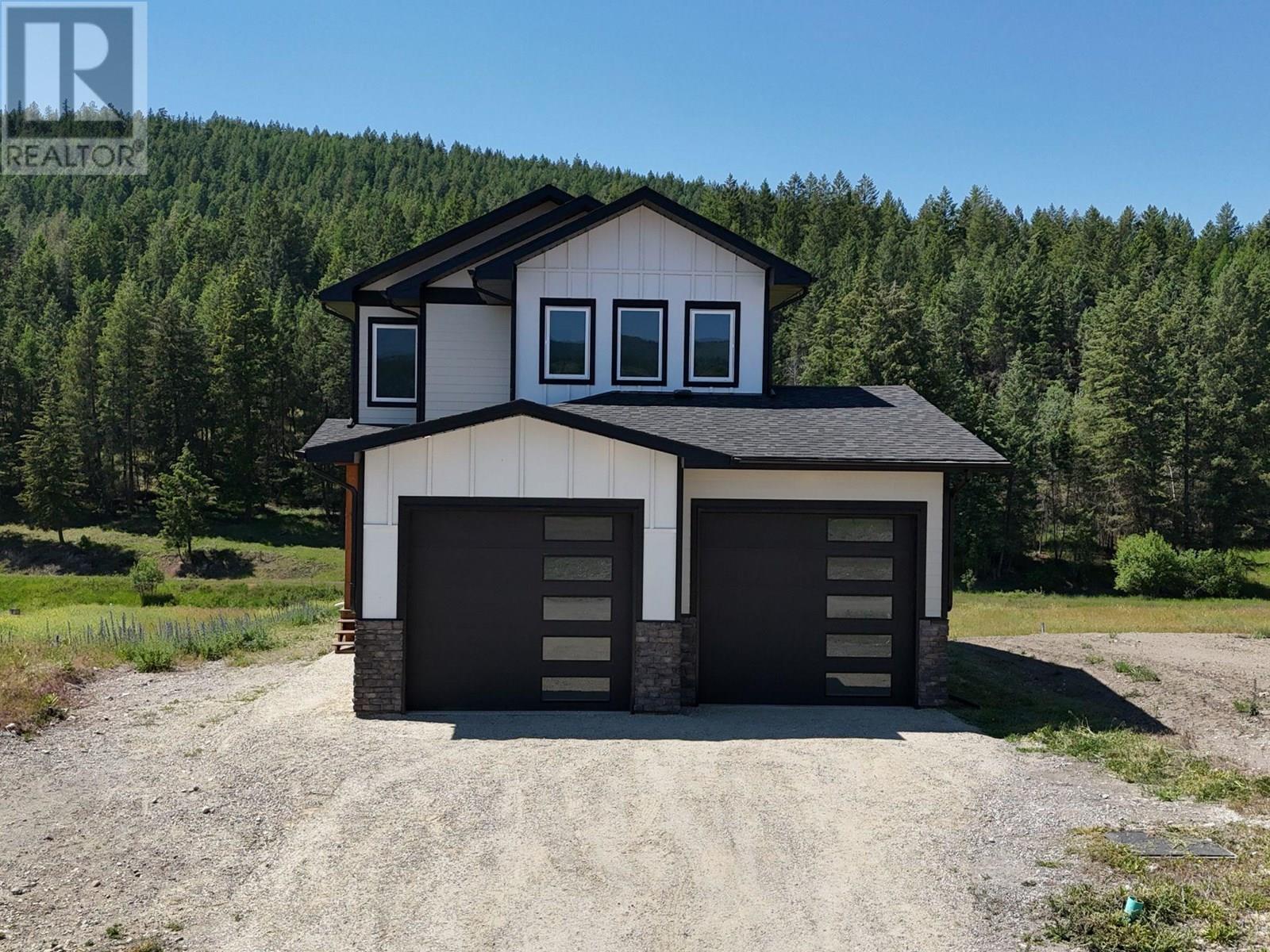 31 Laurier Avenue, Wardner, British Columbia  V0B 2J0 - Photo 2 - 10351639