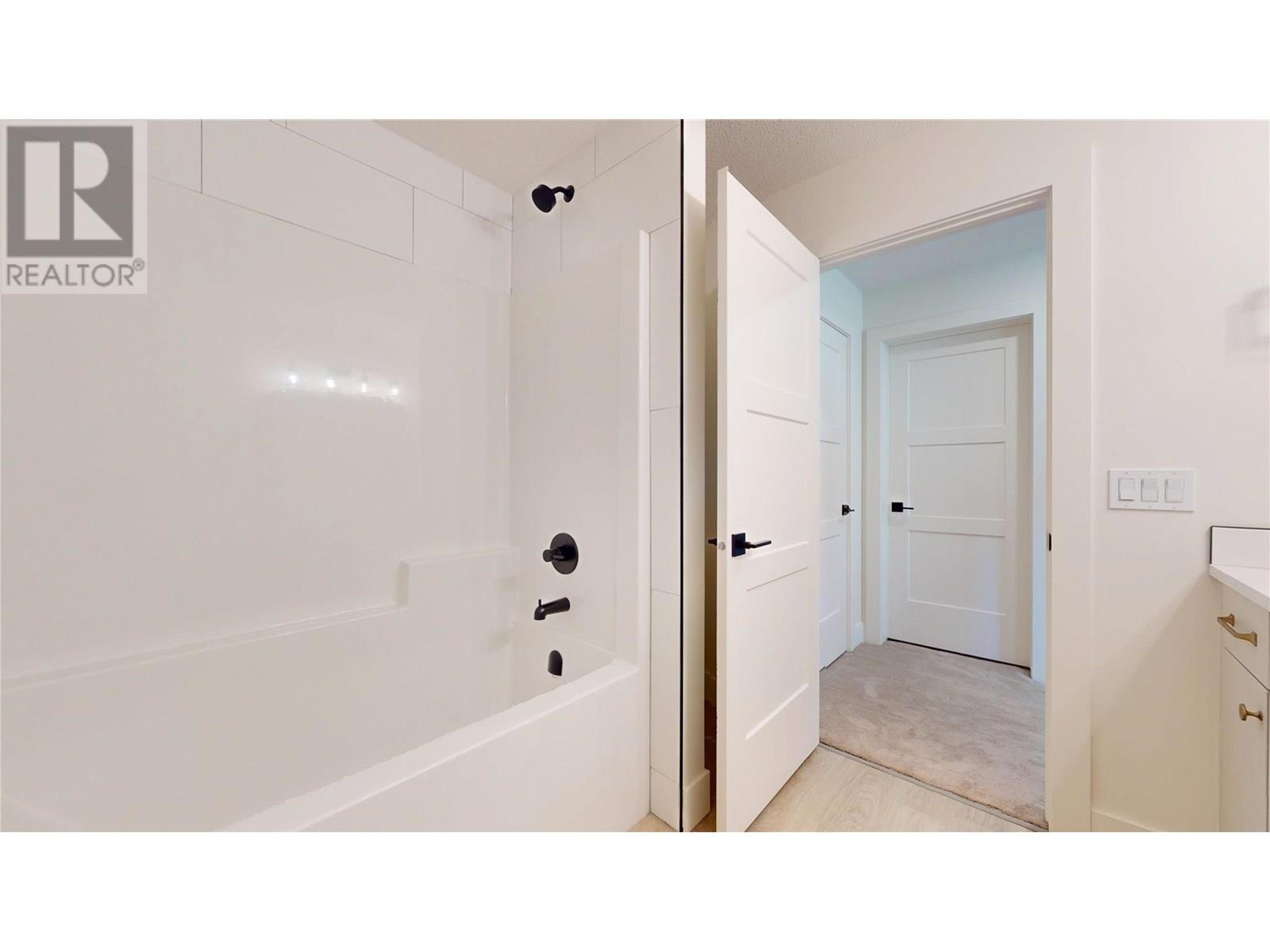 31 Laurier Avenue, Wardner, British Columbia  V0B 2J0 - Photo 47 - 10351639