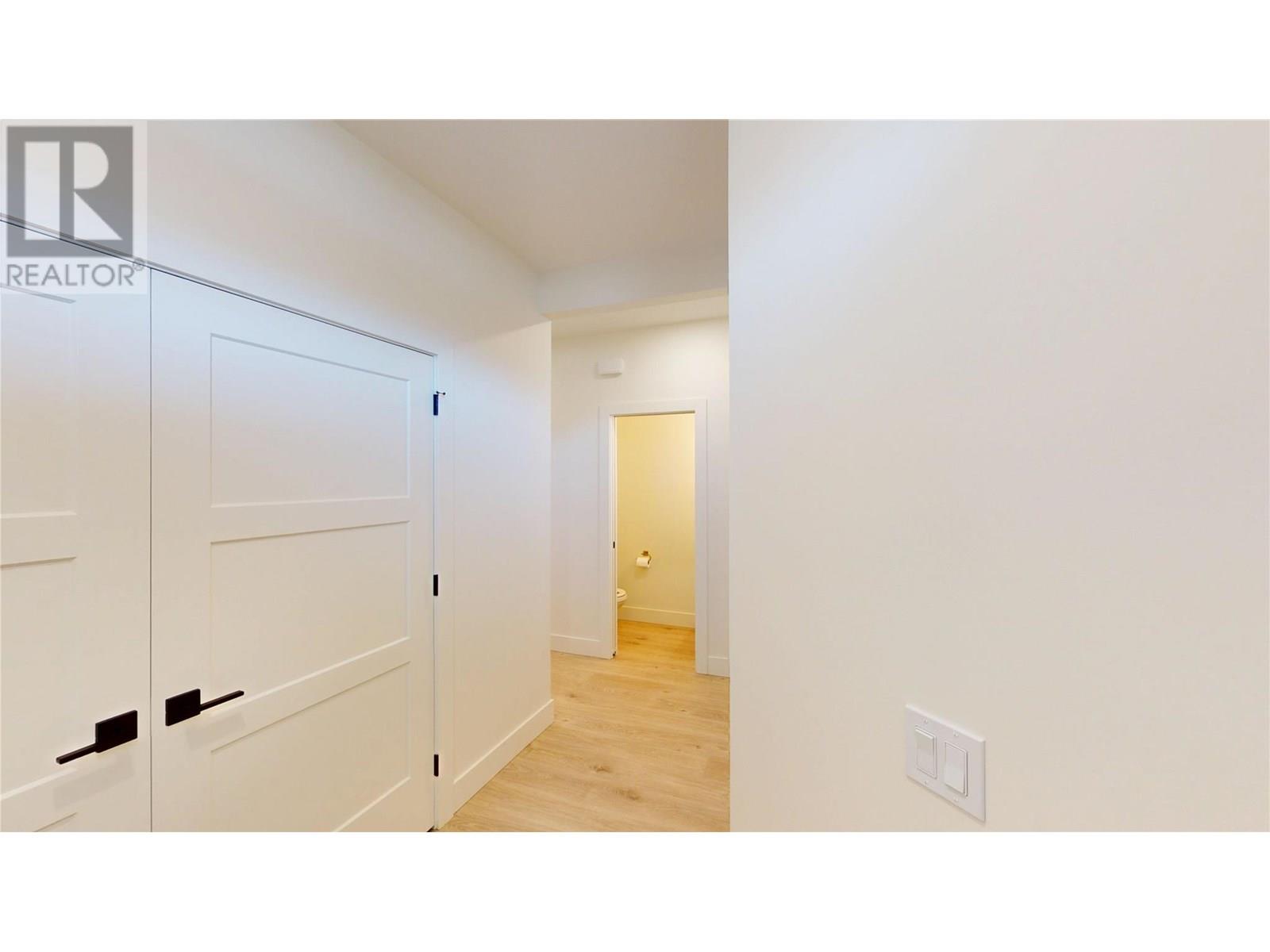 31 Laurier Avenue, Wardner, British Columbia  V0B 2J0 - Photo 5 - 10351639
