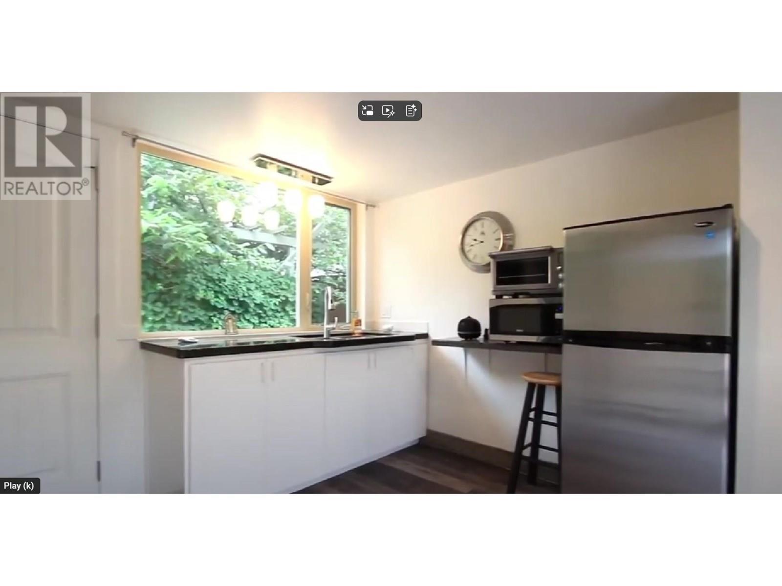 1023 Lawrence Avenue, Kelowna, British Columbia  V1Y 6M3 - Photo 11 - 10350639