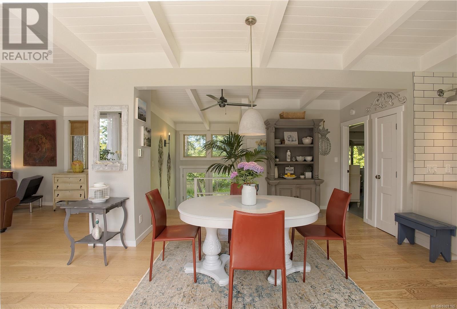 Property at 310 Woodland Dr image 3
