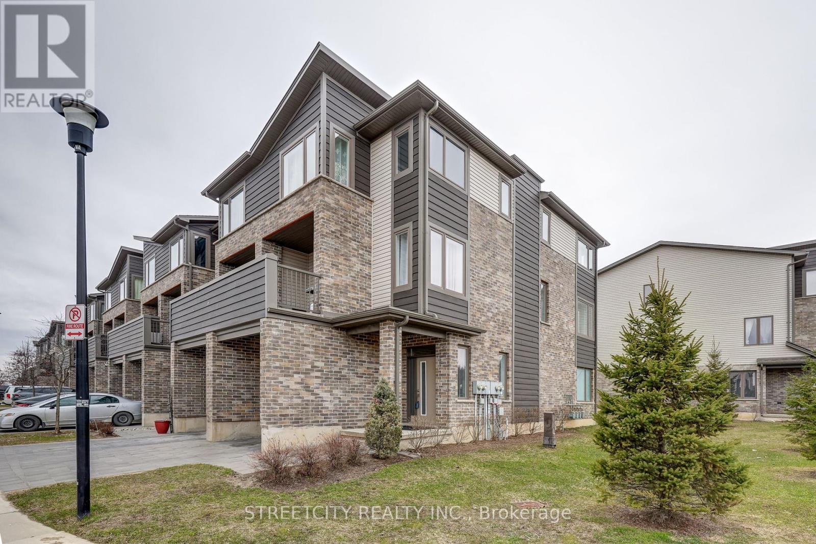 1 - 2070 Meadowgate Boulevard, London South (South U), Ontario  N6M 0H5 - Photo 44 - X12213479