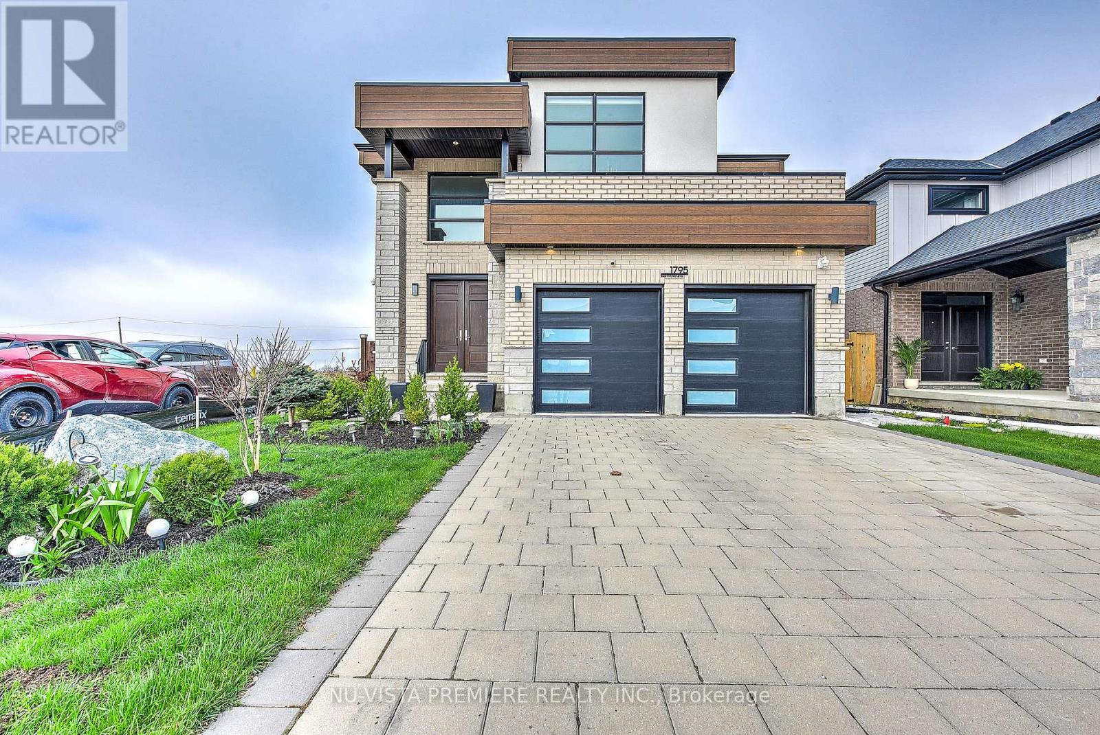 Photo 2 of 50 for 1795 Brayford Avenue