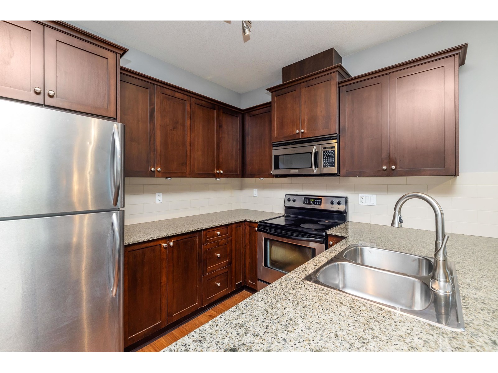 111 17712 57a Avenue, Surrey, British Columbia  V3S 1J1 - Photo 6 - R3013491