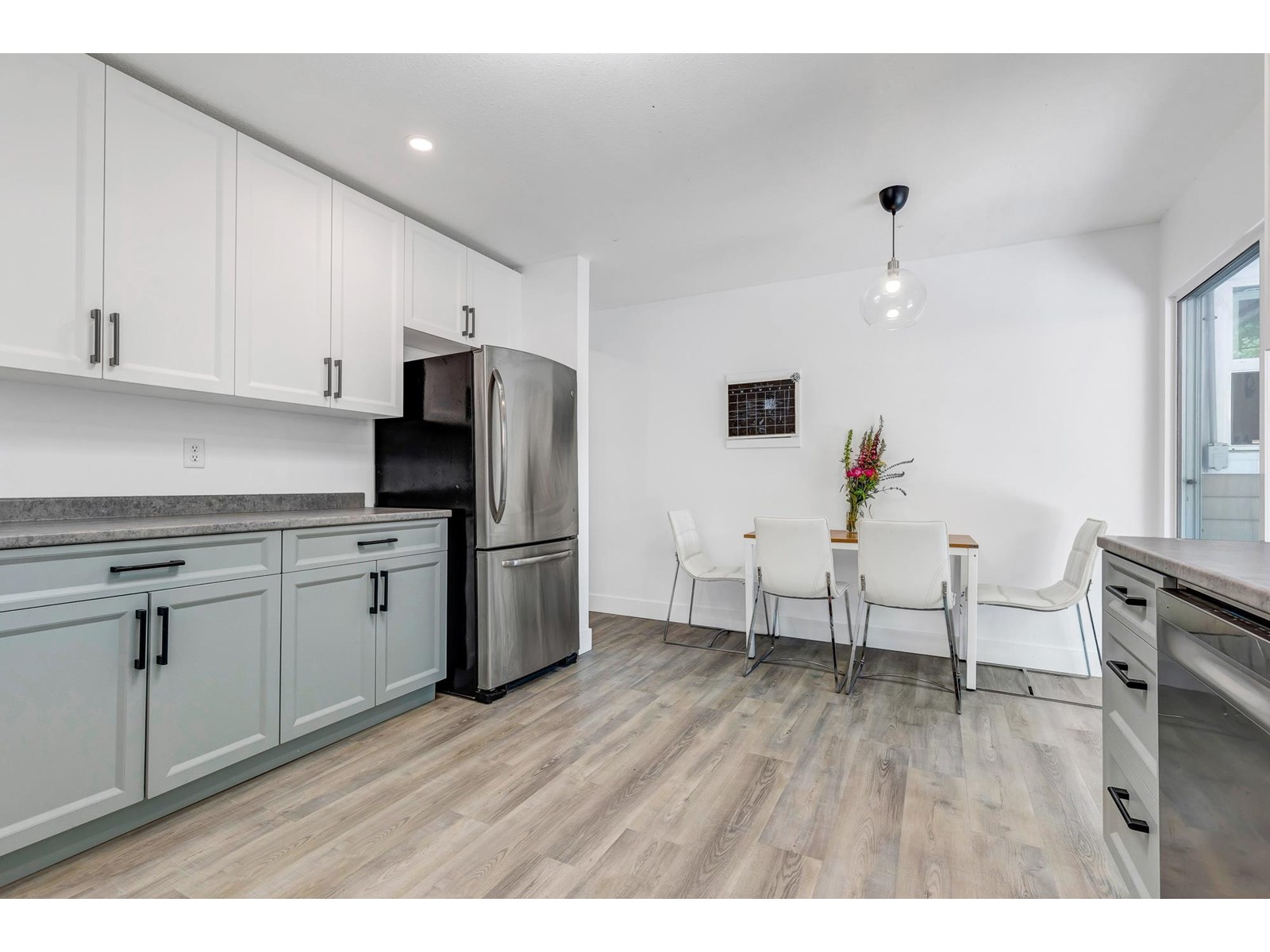 8091 Knight Avenue, Mission, British Columbia  V2V 5Y4 - Photo 7 - R3013241
