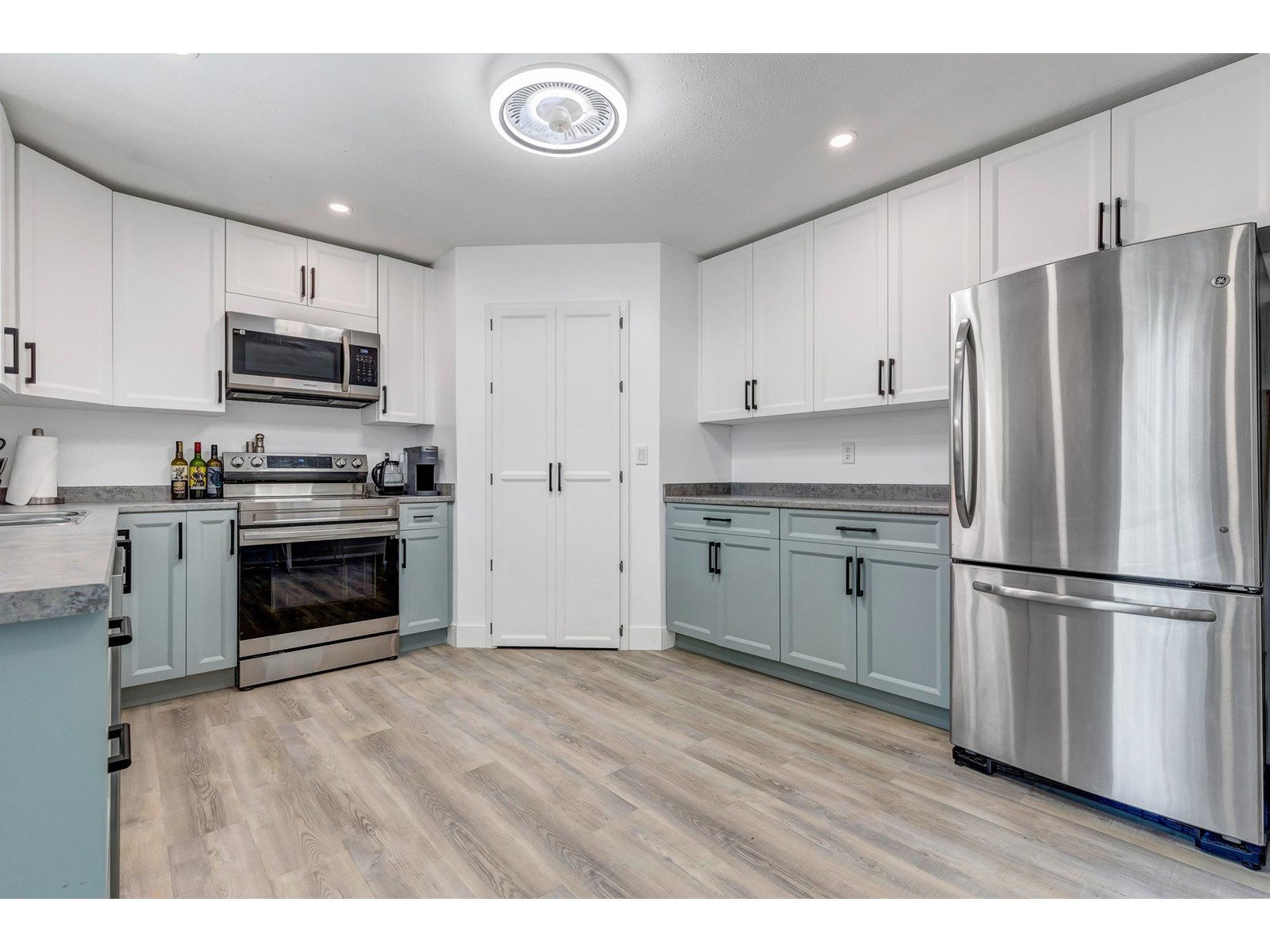 8091 Knight Avenue, Mission, British Columbia  V2V 5Y4 - Photo 5 - R3013241
