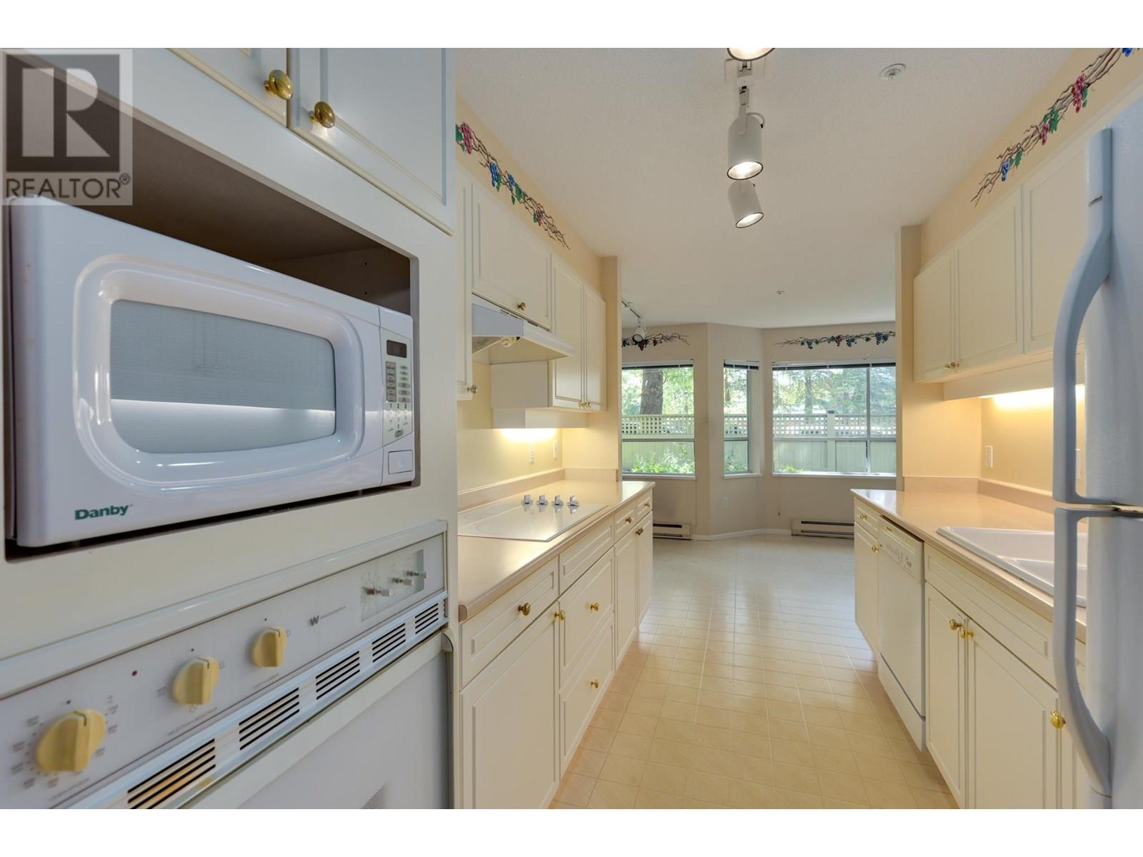 104 3690 Banff Court, North Vancouver, British Columbia  V7H 2Y7 - Photo 7 - R3014281