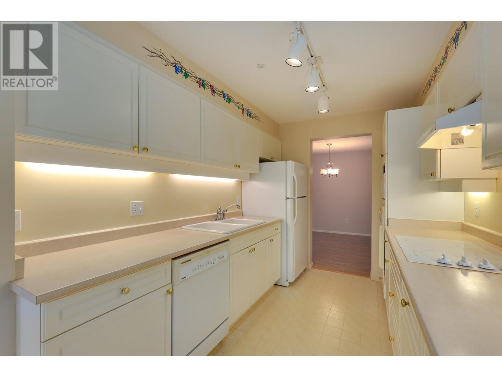 104 3690 Banff Court, North Vancouver, British Columbia  V7H 2Y7 - Photo 8 - R3014281