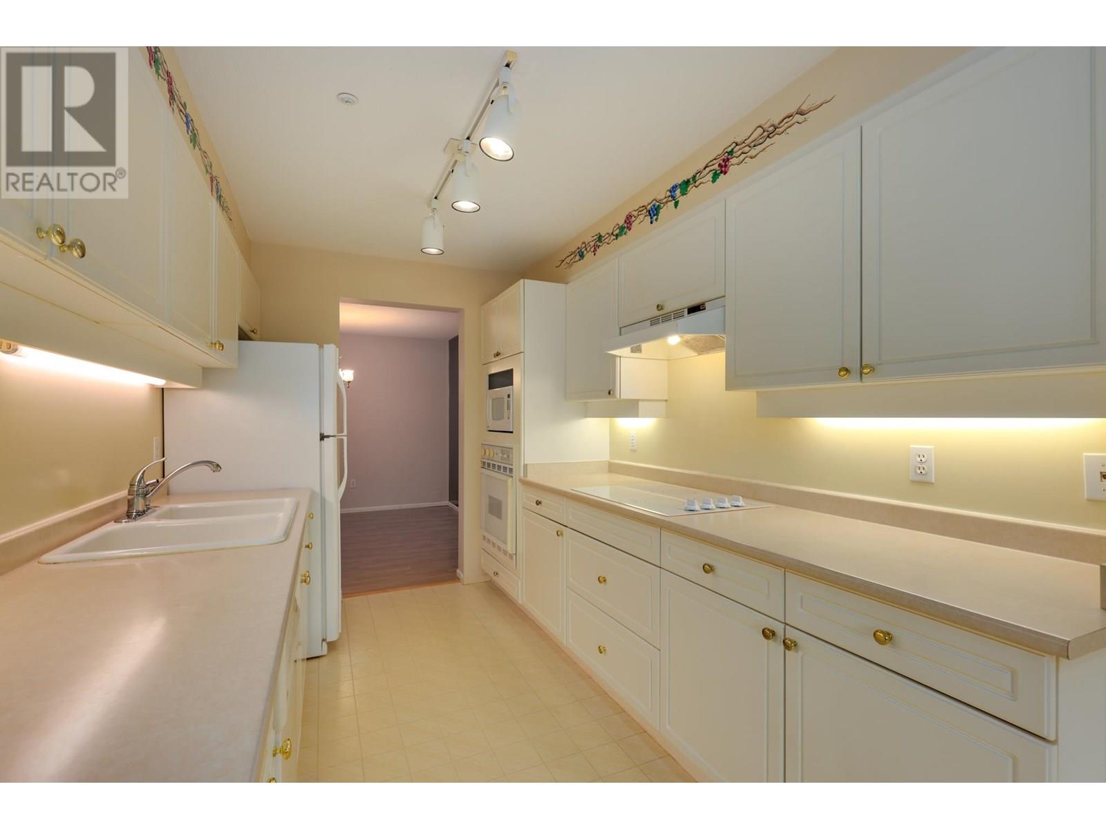 104 3690 Banff Court, North Vancouver, British Columbia  V7H 2Y7 - Photo 9 - R3014281