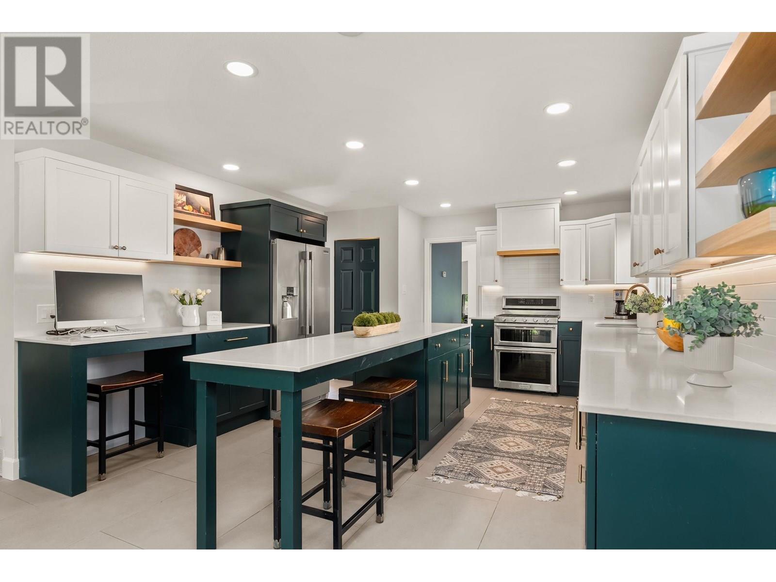 880 Ruckle Court, North Vancouver, British Columbia  V7H 2P6 - Photo 8 - R3014299