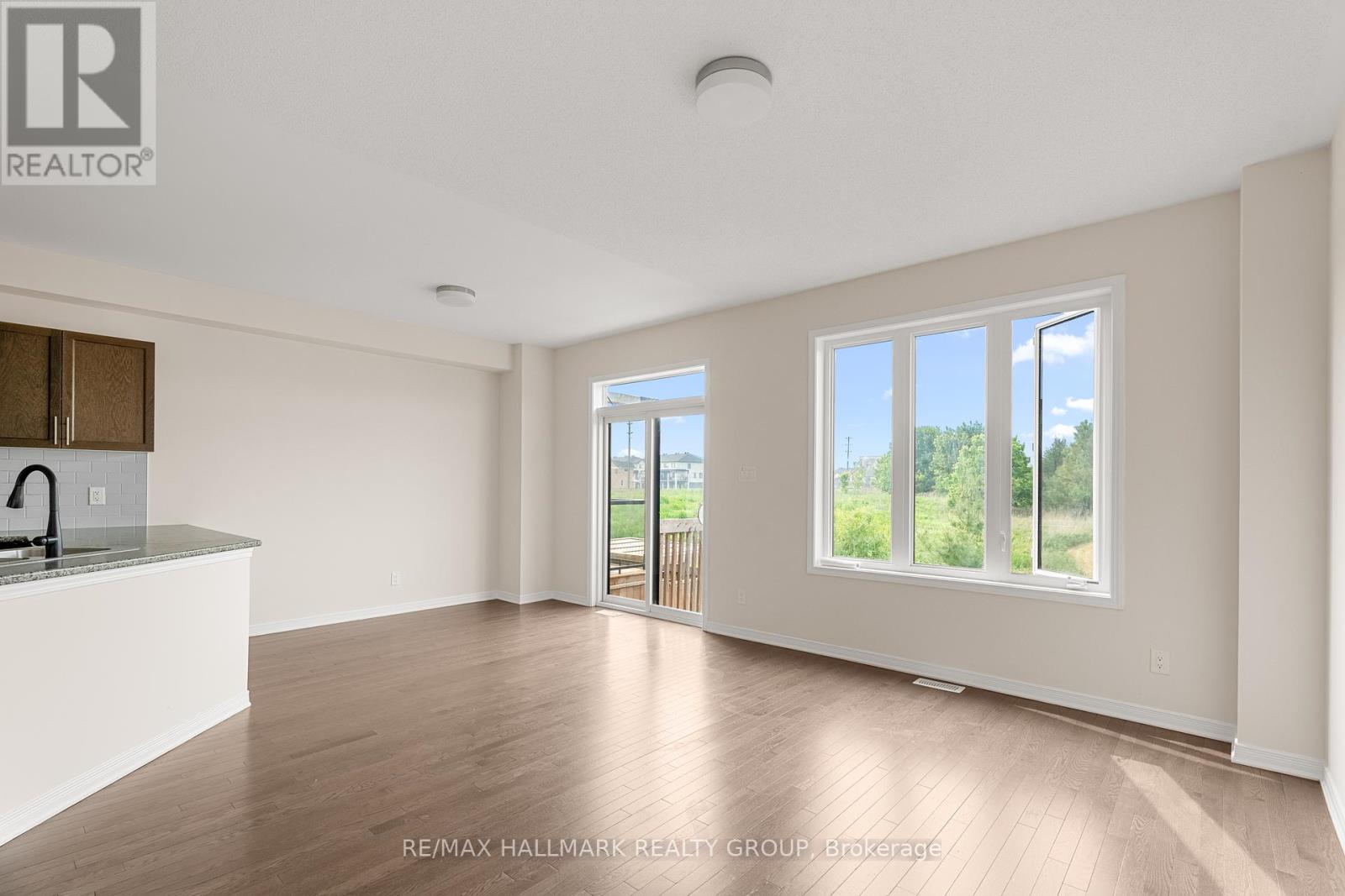 521 Radiant Private, Ottawa, Ontario  K2M 0M9 - Photo 12 - X12209196