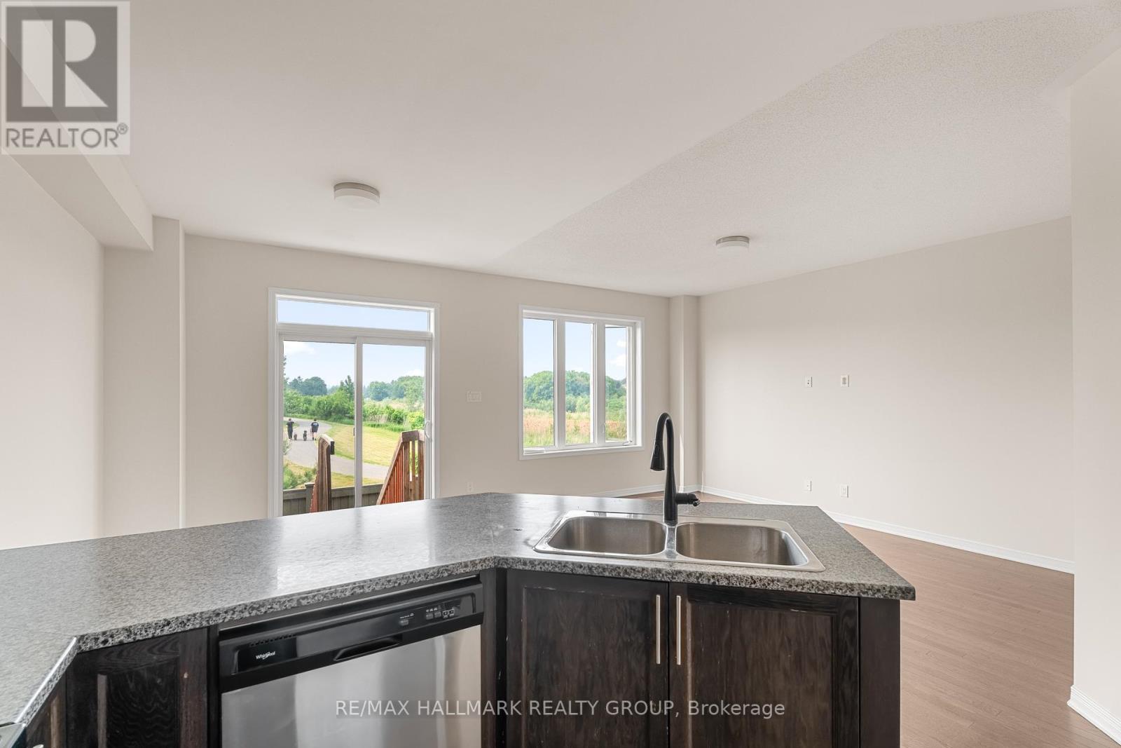 521 Radiant Private, Ottawa, Ontario  K2M 0M9 - Photo 18 - X12209196