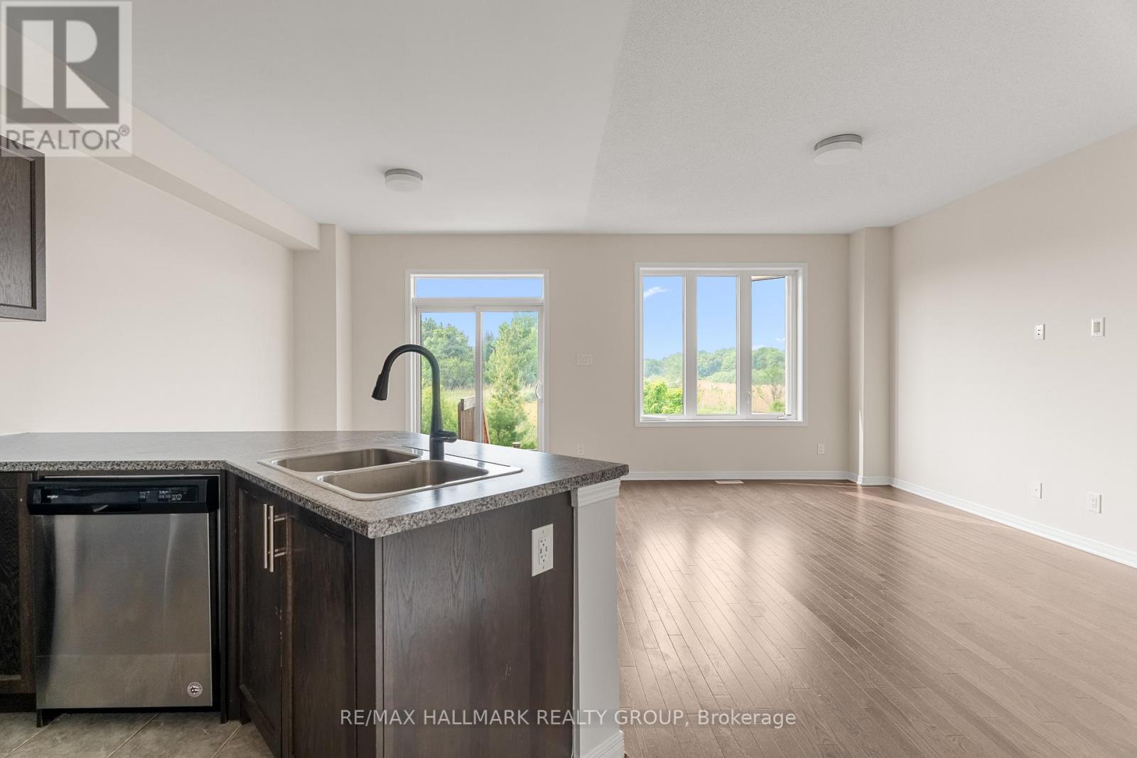 521 Radiant Private, Ottawa, Ontario  K2M 0M9 - Photo 11 - X12209196