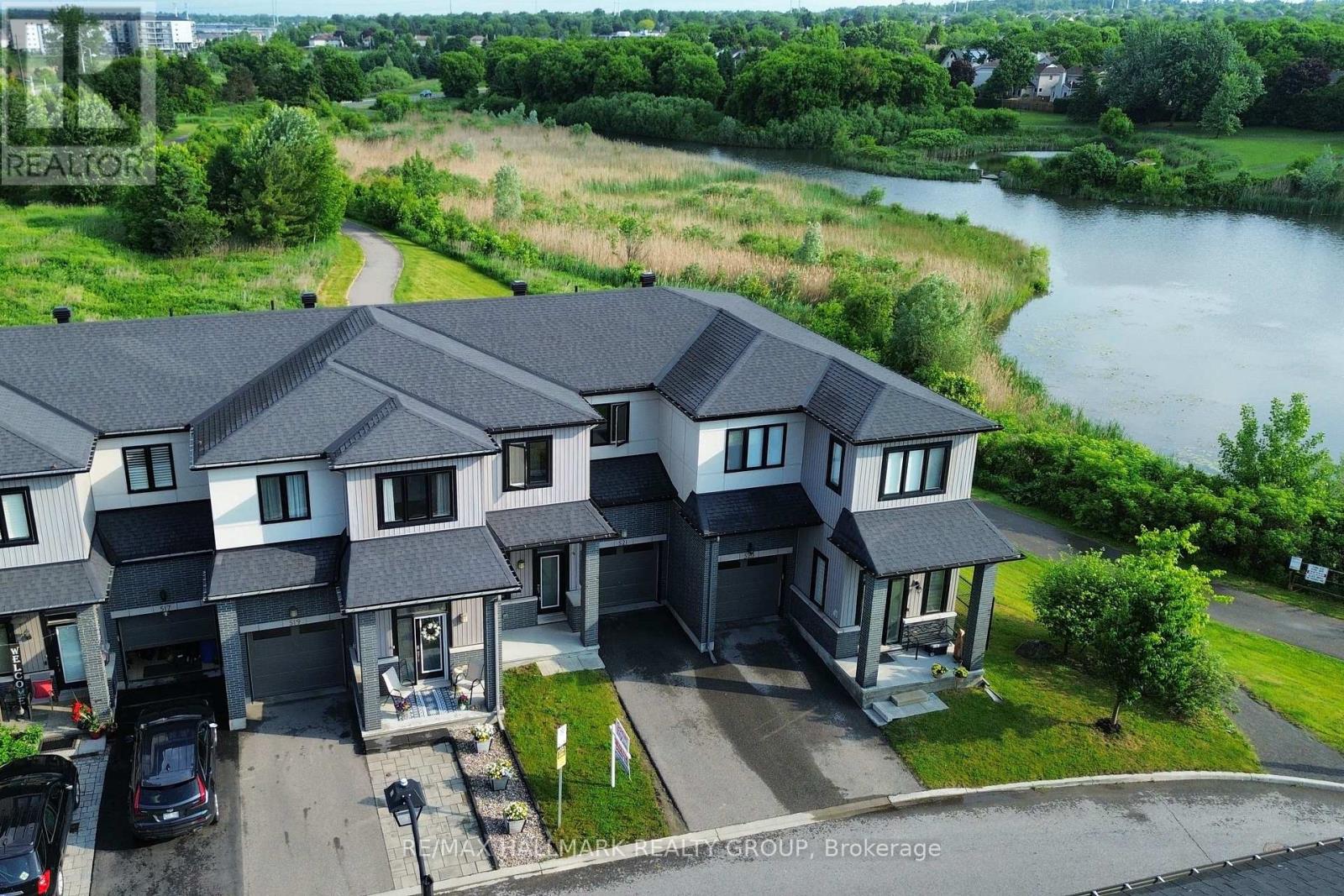 521 Radiant Private, Ottawa, Ontario  K2M 0M9 - Photo 2 - X12209196