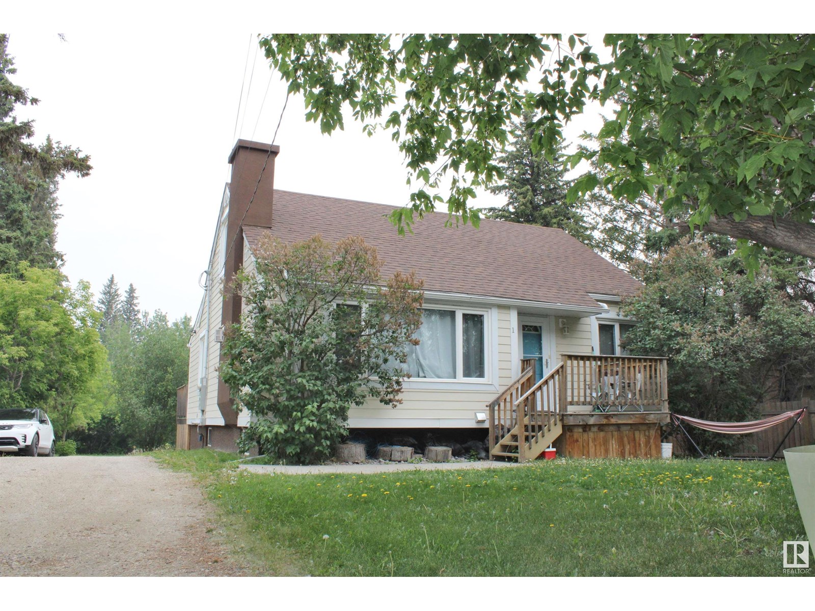 Property at #1-4 4913 47 AV image 1