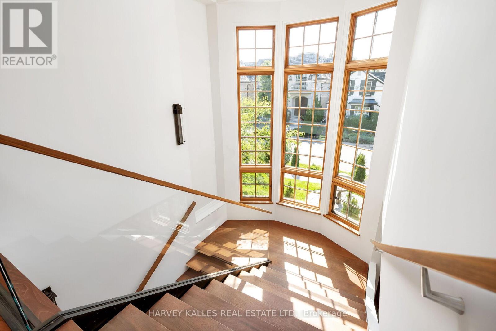 89 Kingsway Crescent, Toronto, Ontario  M8X 2R8 - Photo 24 - W12049040