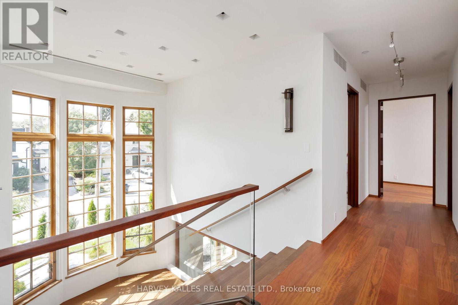 89 Kingsway Crescent, Toronto, Ontario  M8X 2R8 - Photo 25 - W12049040