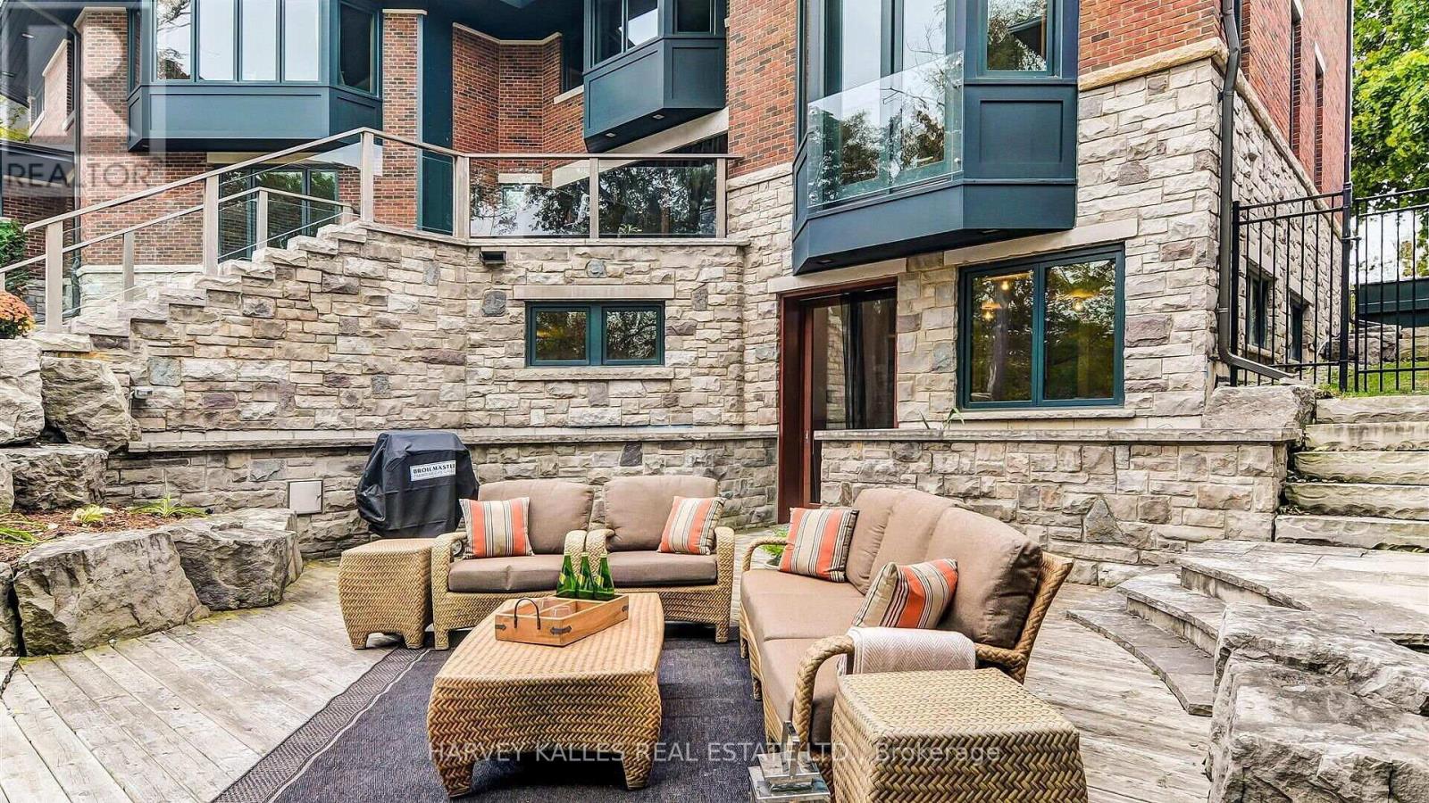 89 Kingsway Crescent, Toronto, Ontario  M8X 2R8 - Photo 40 - W12049040