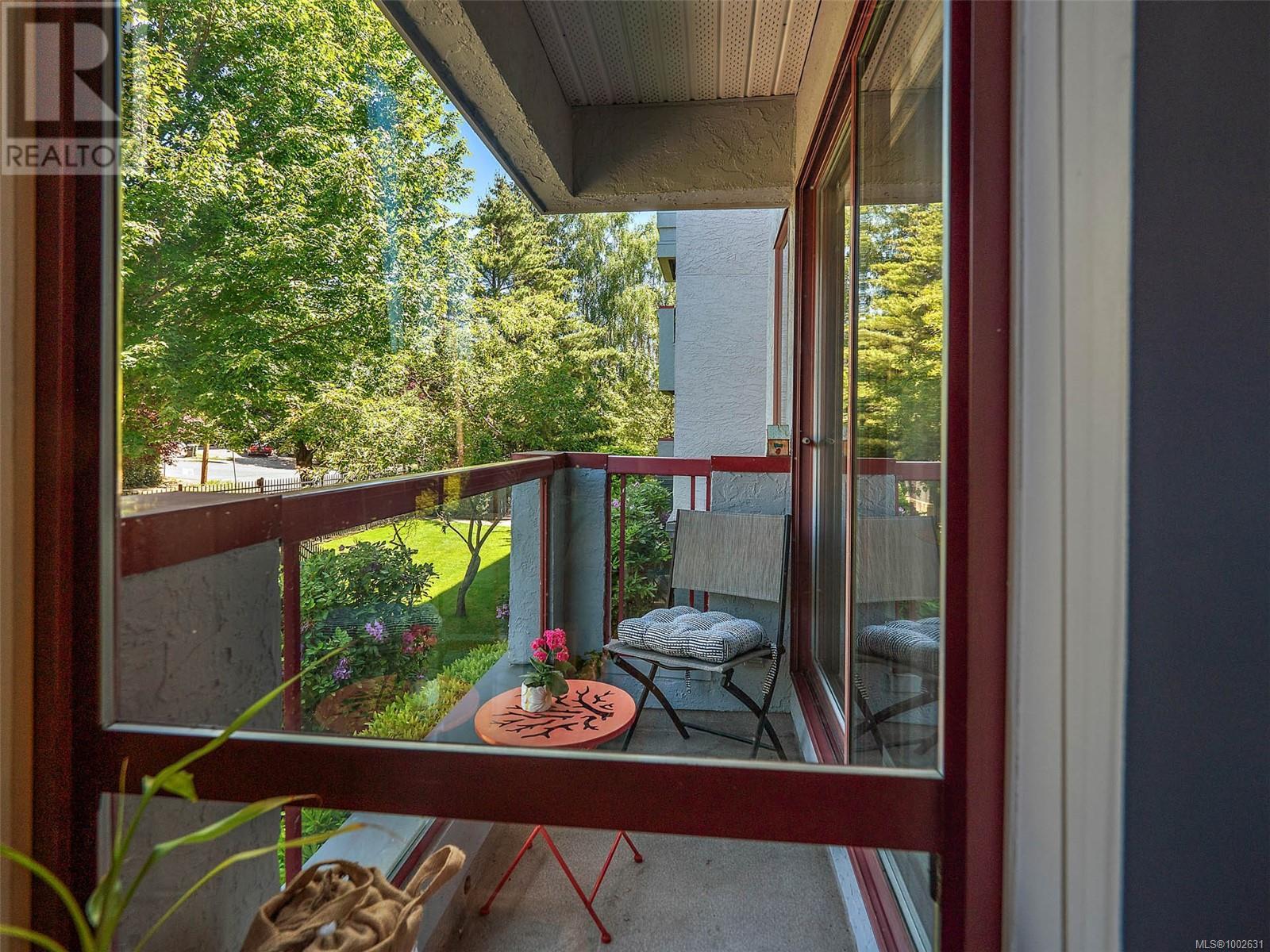 211 545 Manchester Rd, Victoria, British Columbia  V8T 5H6 - Photo 15 - 1002631