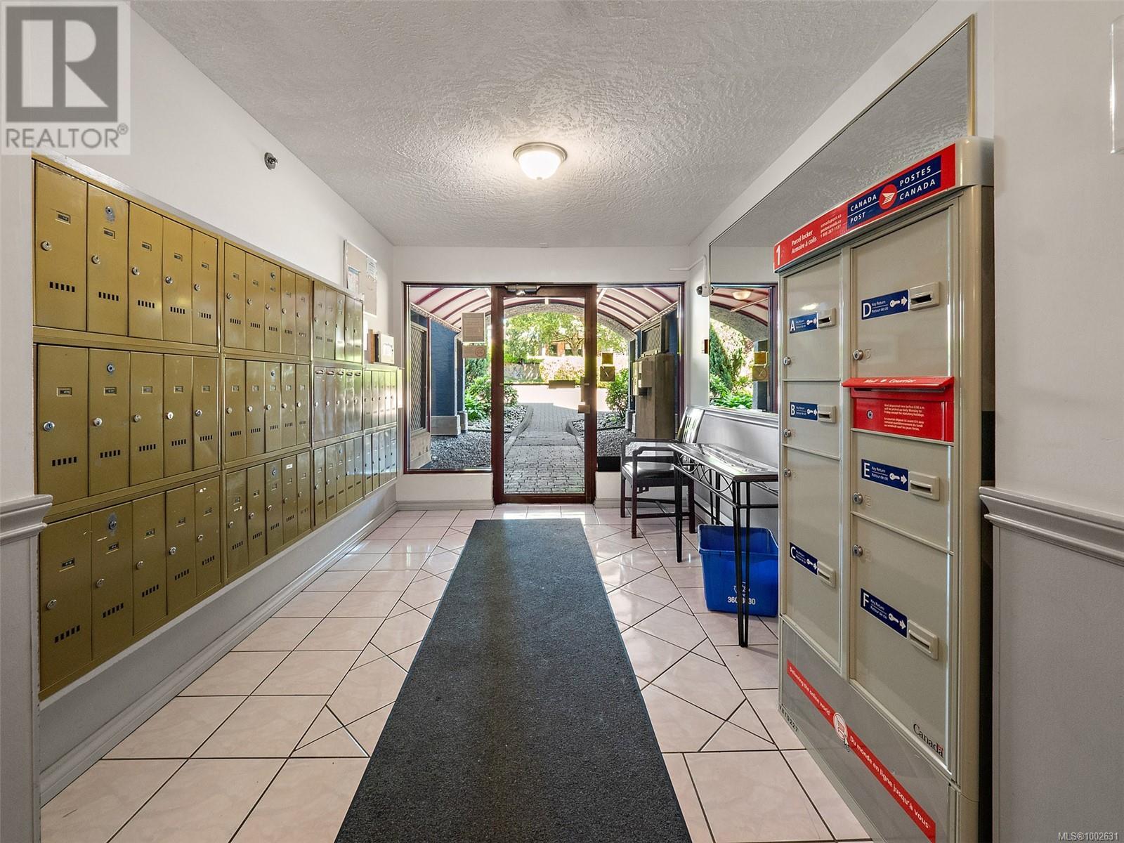 211 545 Manchester Rd, Victoria, British Columbia  V8T 5H6 - Photo 2 - 1002631
