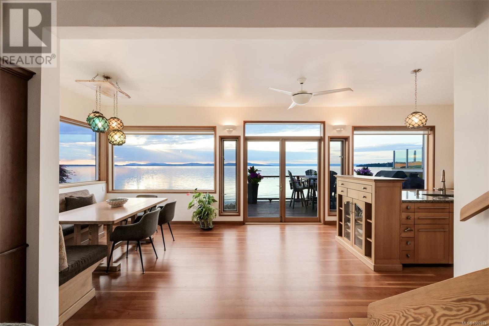 4971 Cordova Bay Rd, Saanich, British Columbia