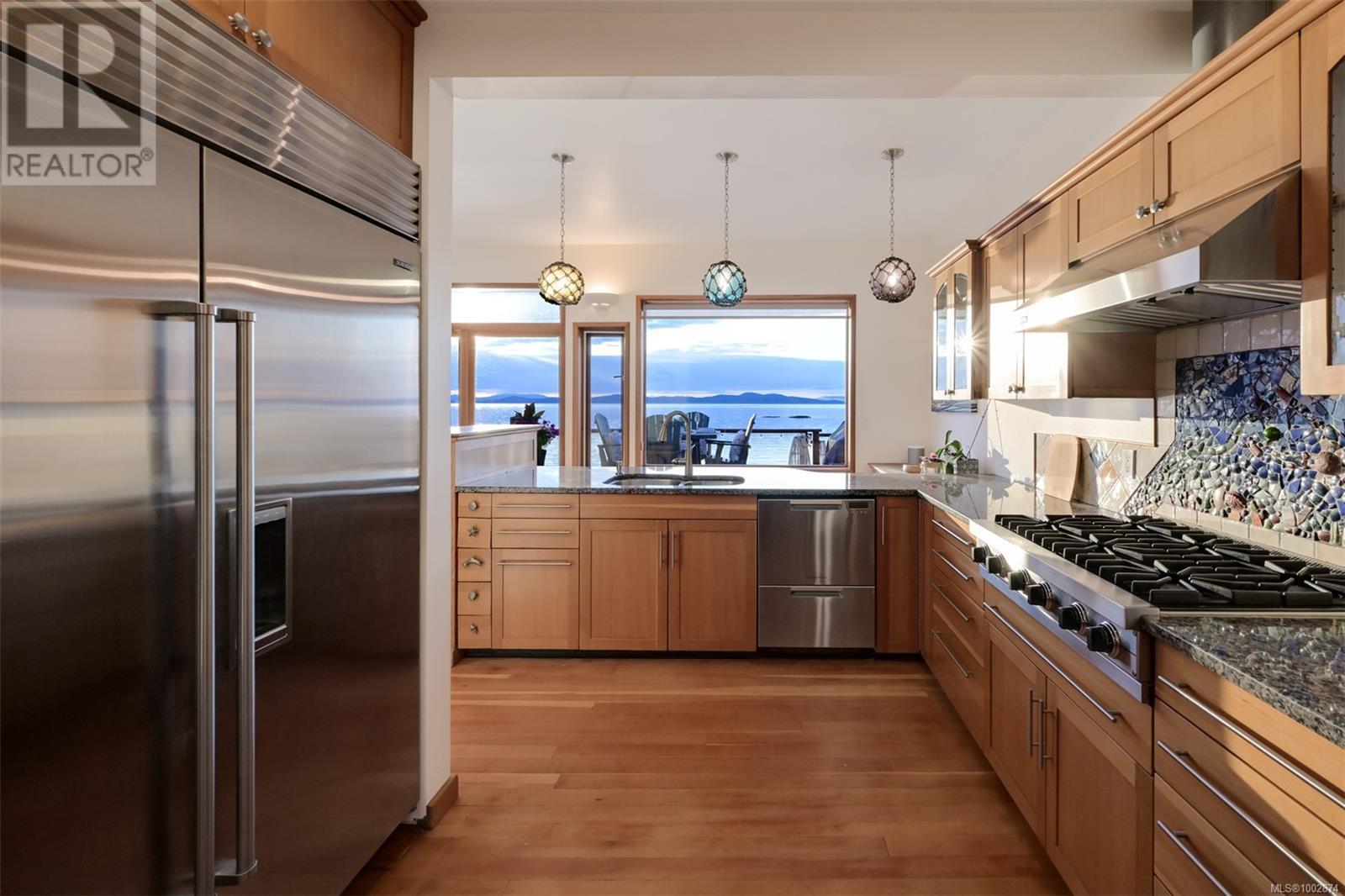 4971 Cordova Bay Rd, Saanich, British Columbia  V8Y 2K1 - Photo 20 - 1002874