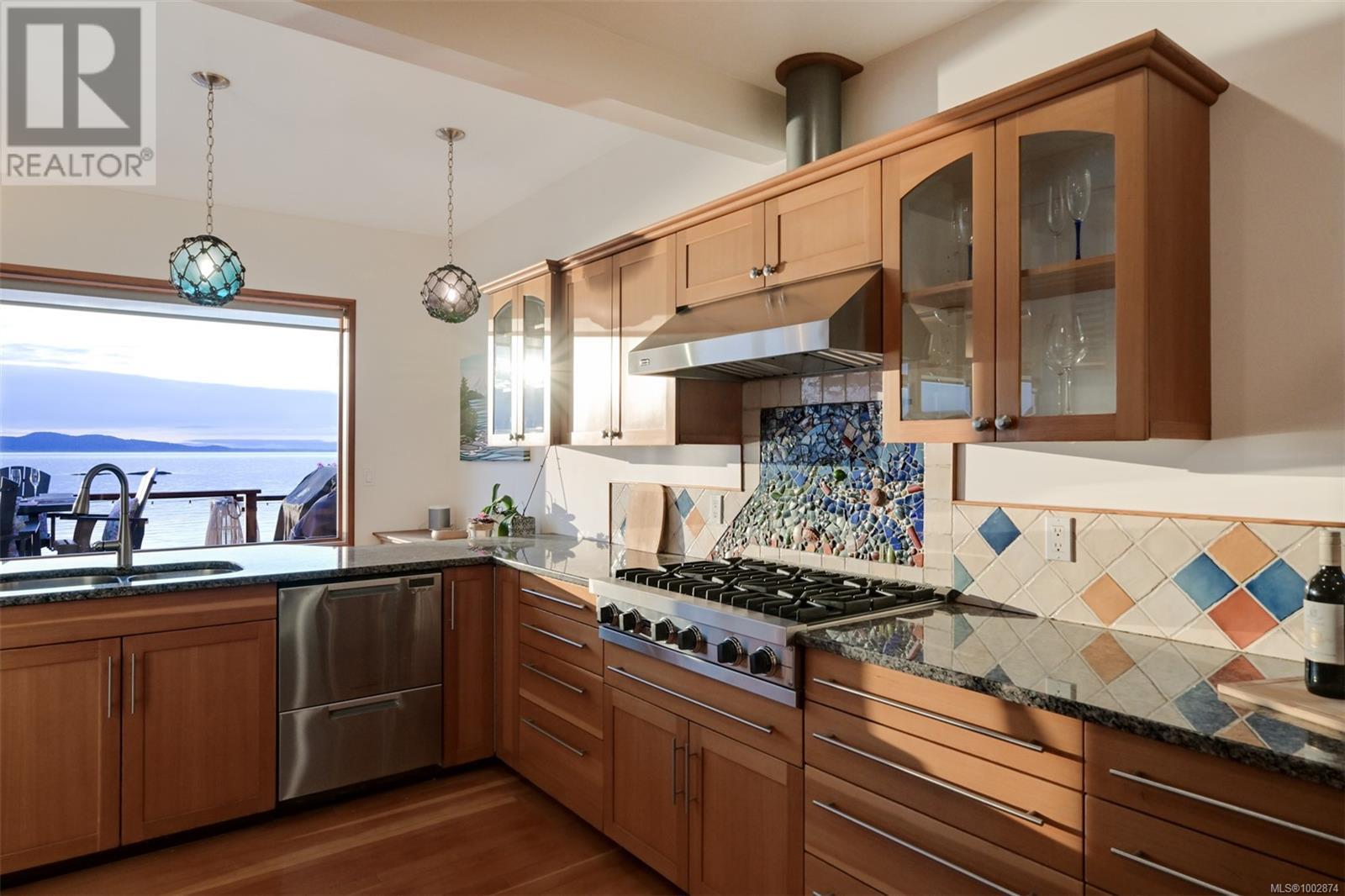 4971 Cordova Bay Rd, Saanich, British Columbia  V8Y 2K1 - Photo 21 - 1002874