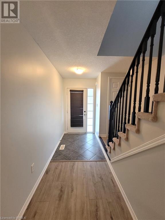 91 English Lane, Brantford, Ontario  N3T 5L5 - Photo 2 - 40740065
