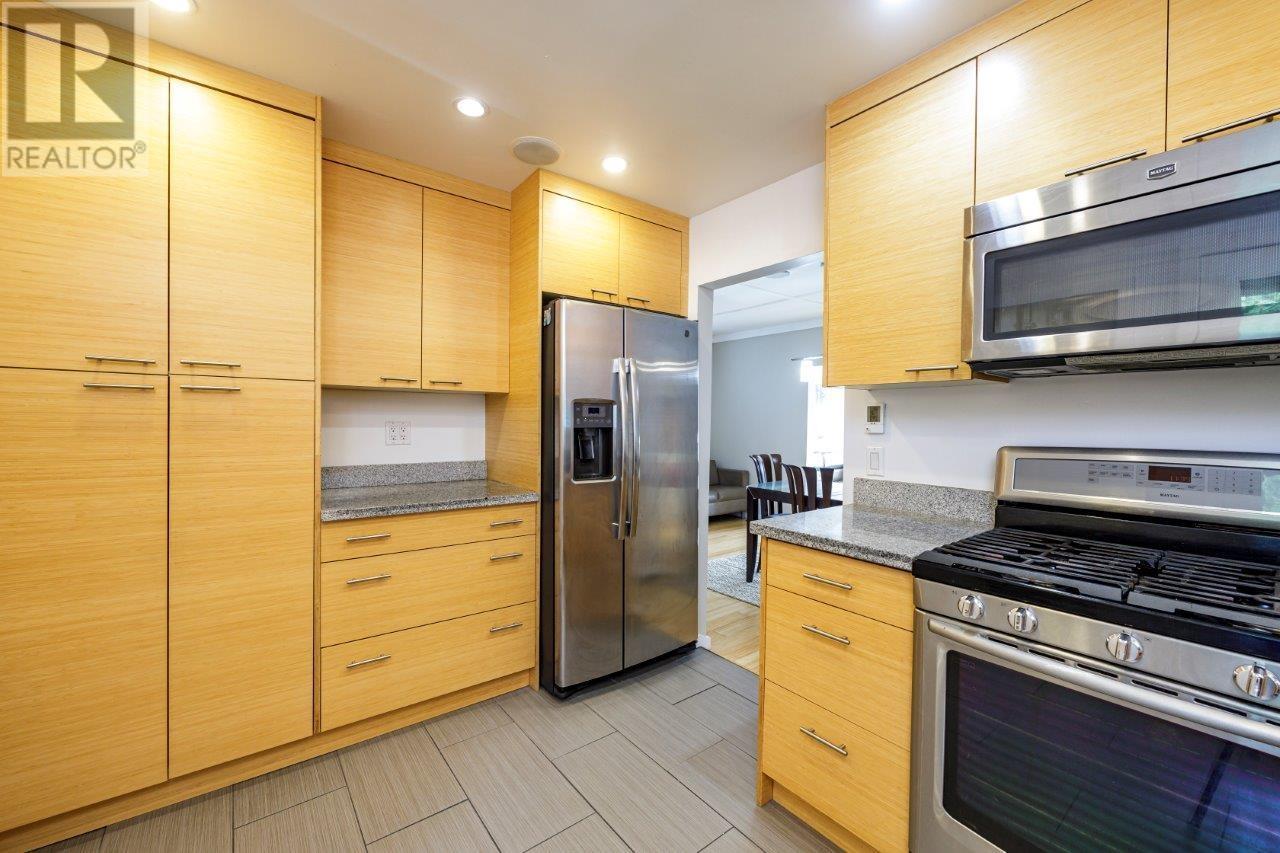 2730 Panorama Drive, North Vancouver, British Columbia  V7G 1V6 - Photo 18 - R2968737