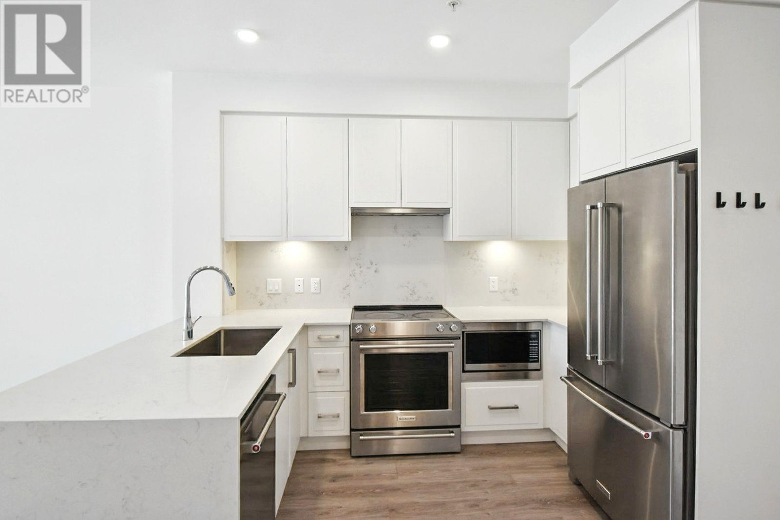 208 700 Clarke Road, Coquitlam, British Columbia  V3J 0K5 - Photo 2 - R3013581